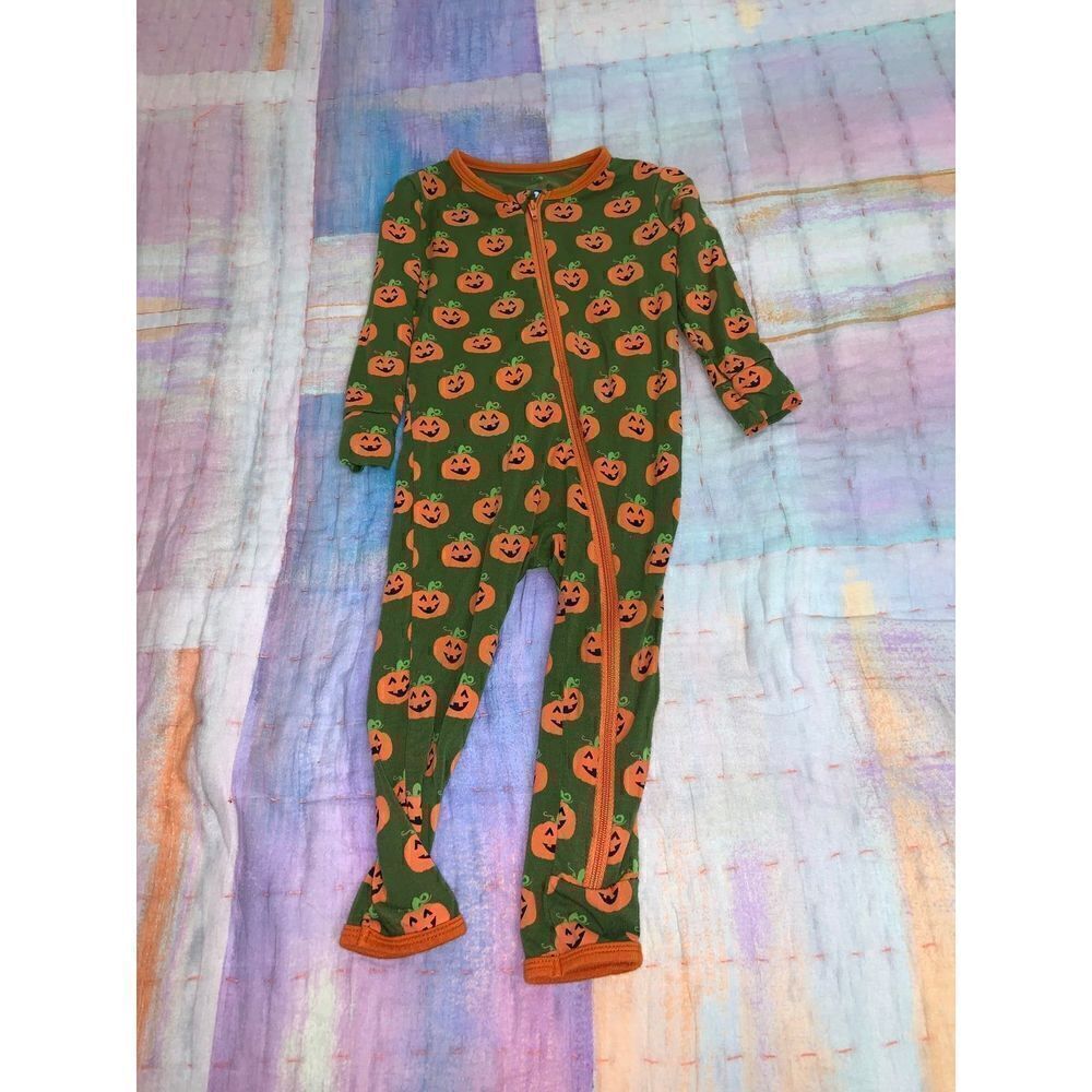Kickee pants pumpkin sleeper 12/18